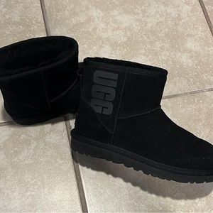 UGG Class mini Logo boot